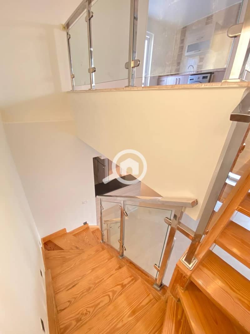 9 c6e3980f-d9d9-4c6e-beff-b4815b2672d9. jpg