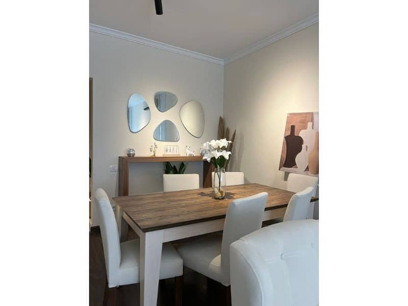 12 dcf4486a-6094-4c59-8b62-2d8828a43500. jpg