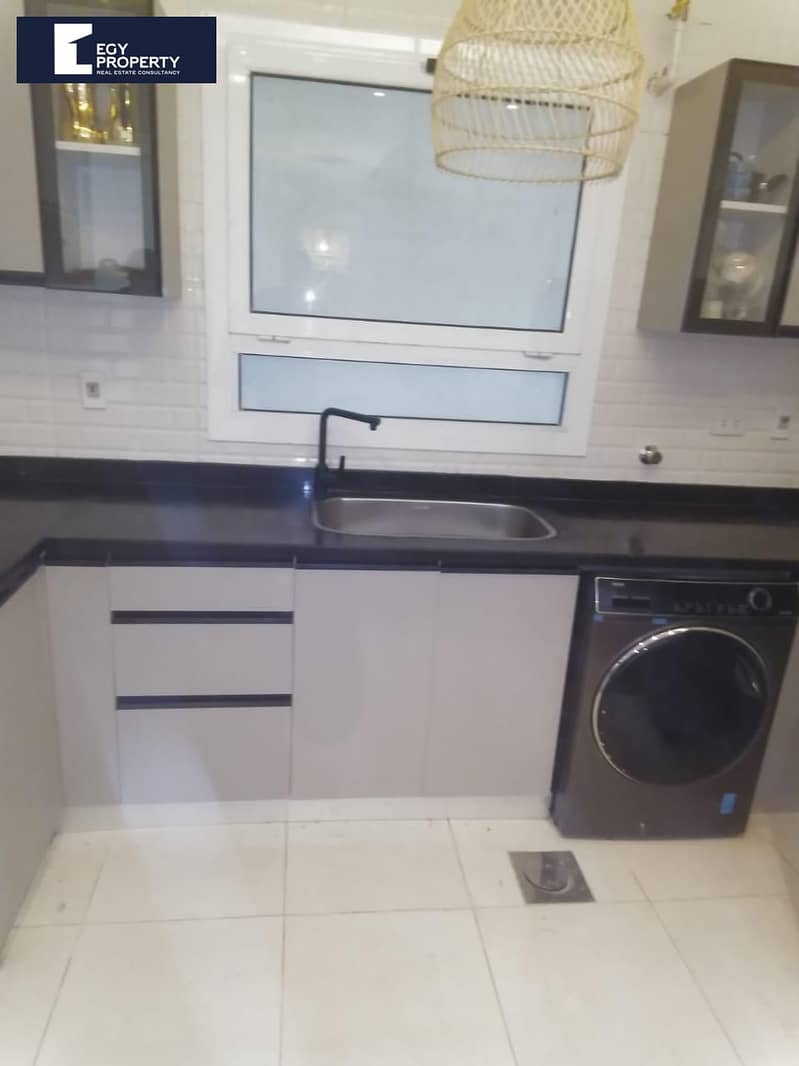 4 _files_4a40d2fe-9d4b-4fef-bca2-a8d71cd5a361. jpg