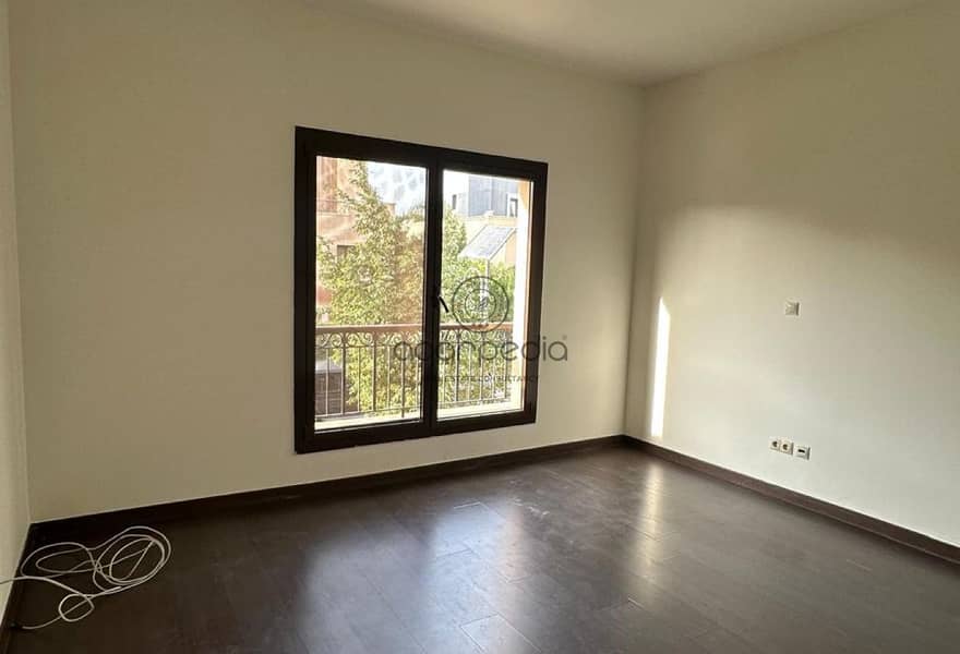 5 4bd3e51f-ceec-4dc9-baf9-4c2e9b2f599b. jpg