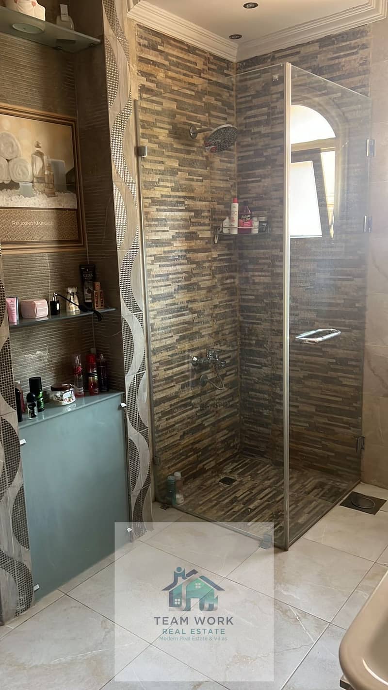 12 85412c42-d893-43a5-963f-86f763900759. jpg