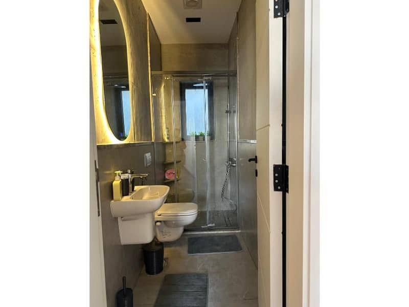 8 771ff921-93aa-459c-aca6-d1704bb0384d. jpg