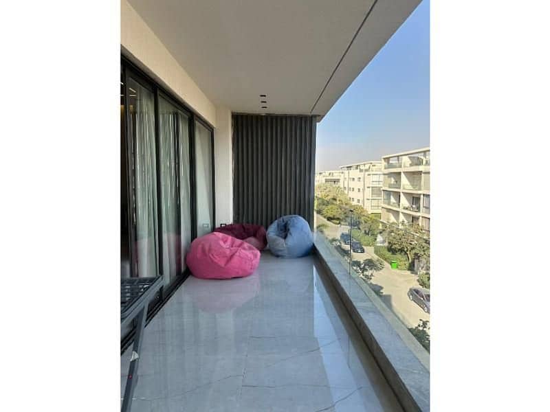 10 222203e4-651c-4b81-935c-feb0011d8d10. jpg