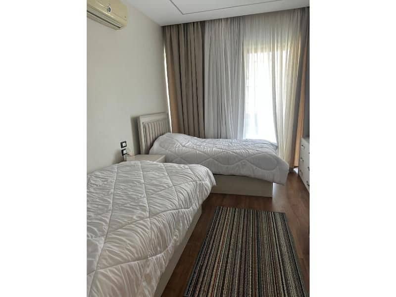 12 37150930-79f0-4181-8085-87fac74c077e. jpg