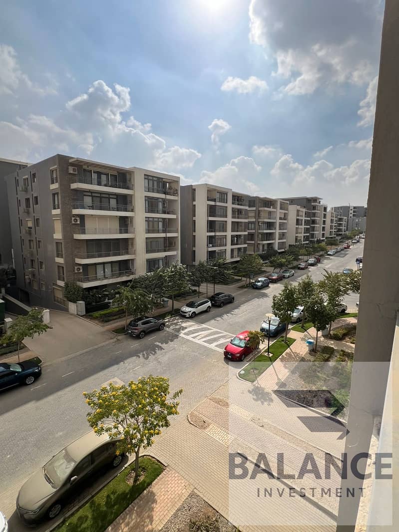 10 54940e54-72c7-4242-b45a-7578bebbb5e1. jpg