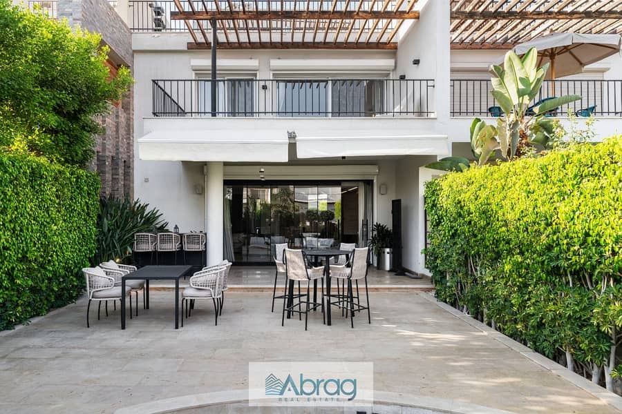 4 6c5bcd70-98d2-4579-b686-295bc4bba3f5. jpeg