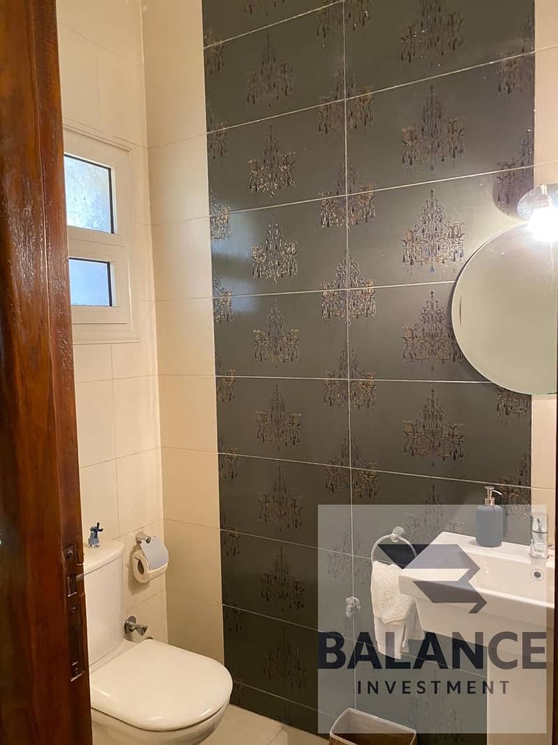 12 0d7084bf-fca0-4b8f-b010-f1e0bb27430a. jpg