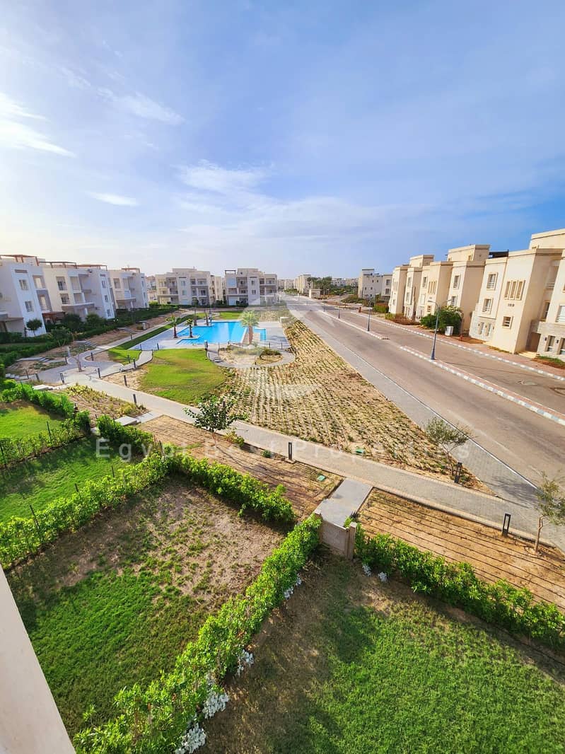 10 00cad6e0-7a00-4fc0-bf51-21e83f8ddb63. jpeg