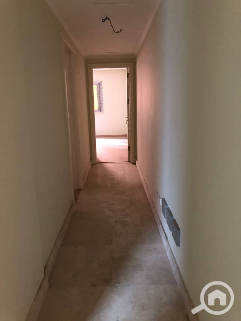 12 المدخل اللي الغرف. jpeg