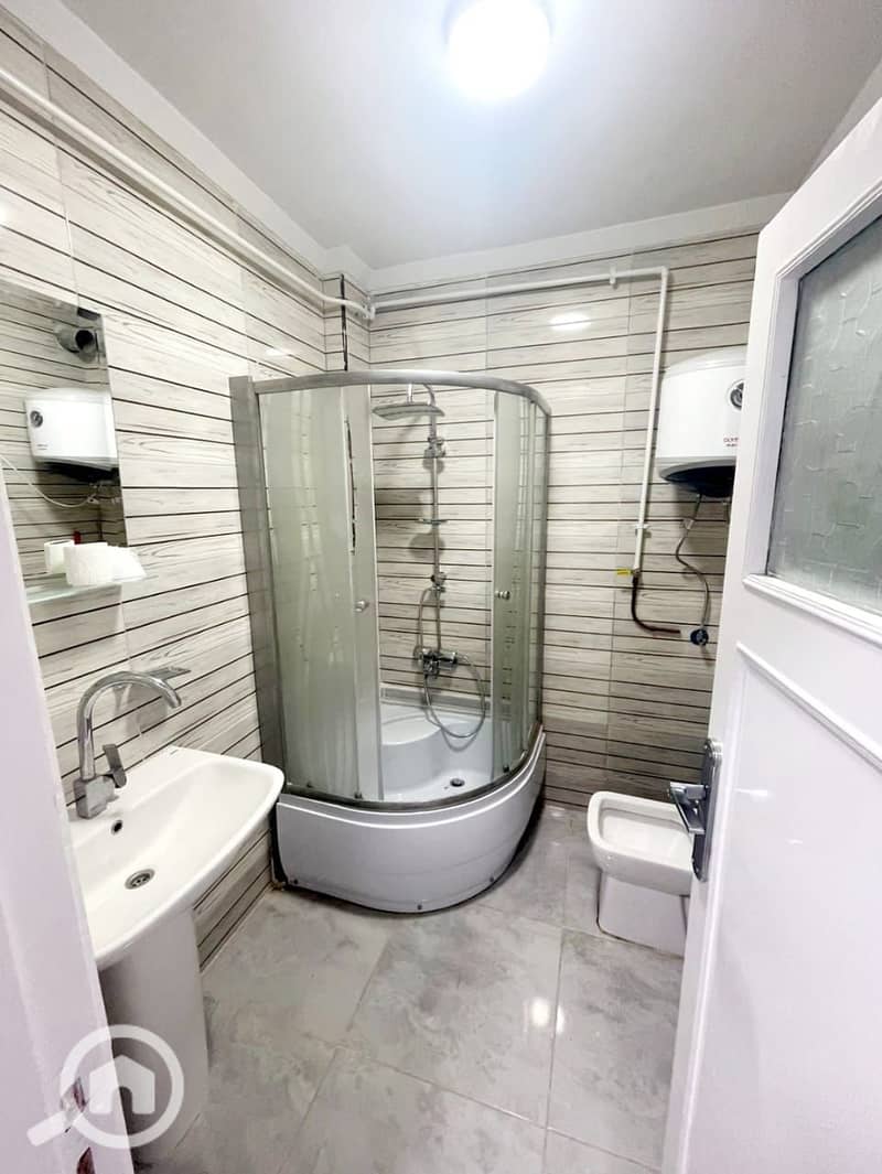 6 3cf234c4-d1b5-4baf-9ada-0f429a1be590. jpg