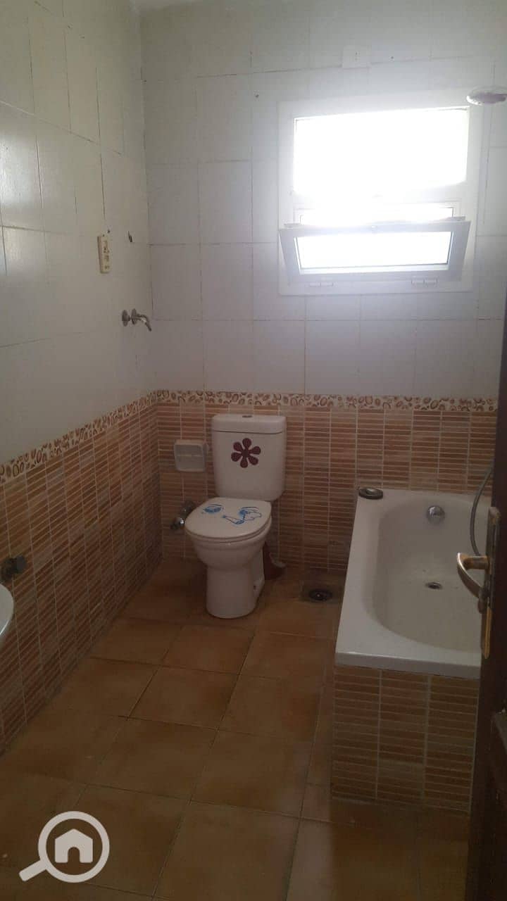 11 e5b3dd16-c701-42f6-8211-bc77bf59fa2d. jpg