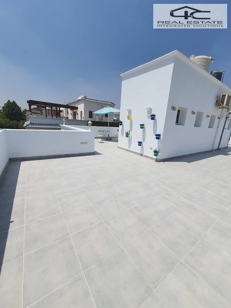 8 WhatsApp Image 2025-12-07 at 11.56. 12 (2). jpeg