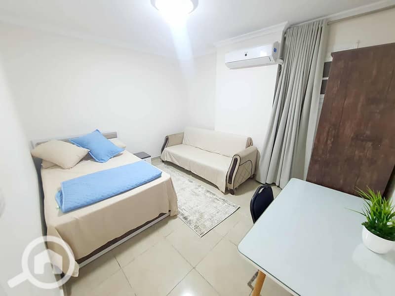 11 fce0825c-1c38-424e-9f41-24ec3a3f6d2f. jpg