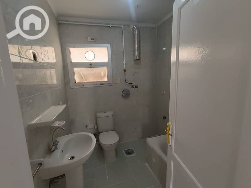 4 8a7a4cbc-b889-4d52-abe9-984ee473fa75. jpg