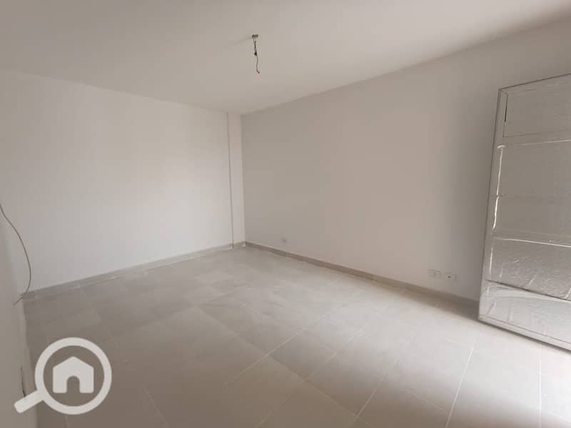 10 947f63da-6b46-4827-bda9-6e5fc0ede786. jpg