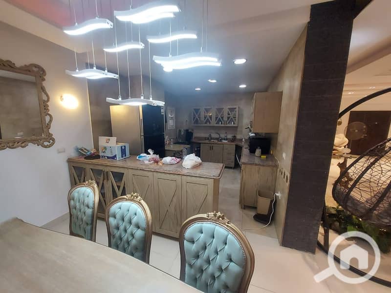 13 e3c00fa6-7174-43df-b7cd-25da2c61fe0f. jpg