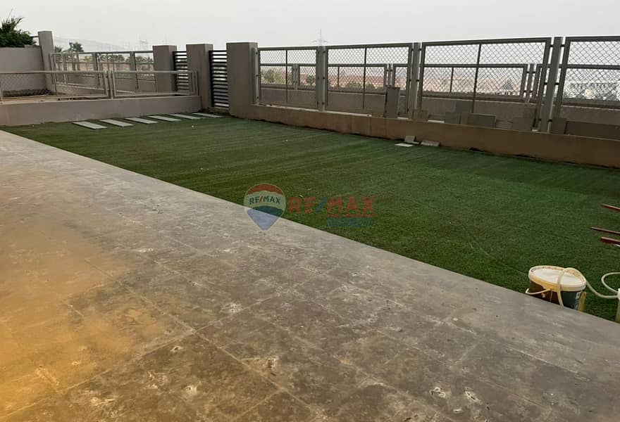 5 44381a4d-0e8f-4a28-89df-acafae5f1f74. jpg