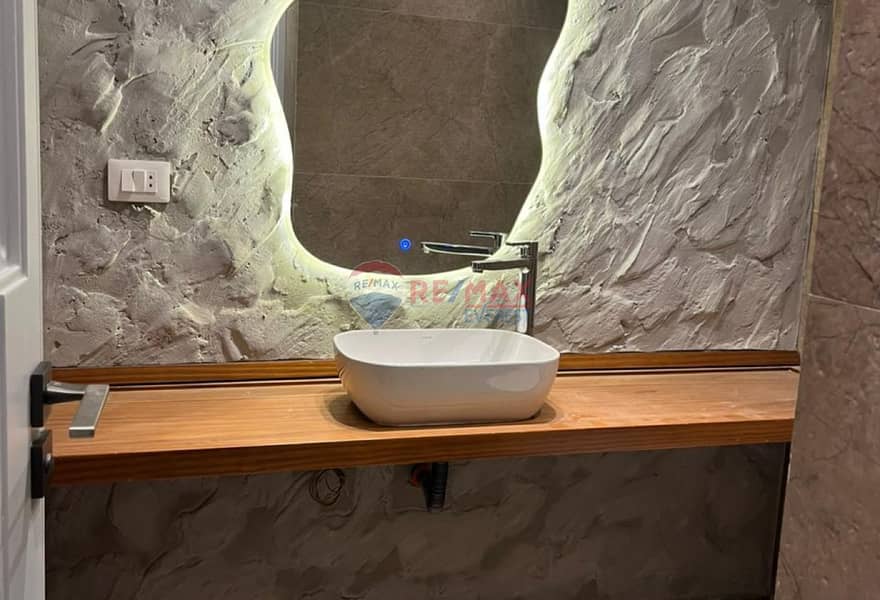 9 fd7056ef-0bd2-483c-83e9-46e6eab27e6c. jpg