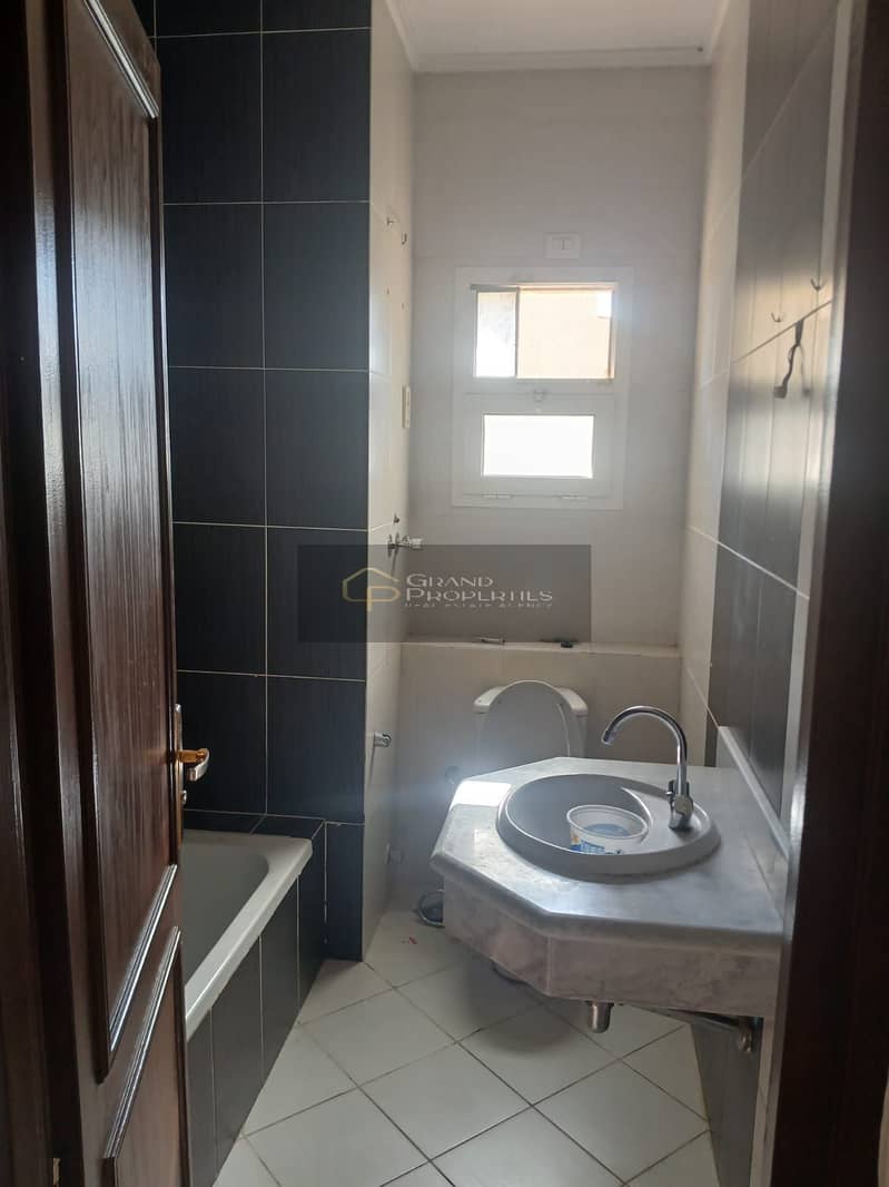 7 d37881c0-d782-4e02-b9b1-4b16f1325e52. jpg