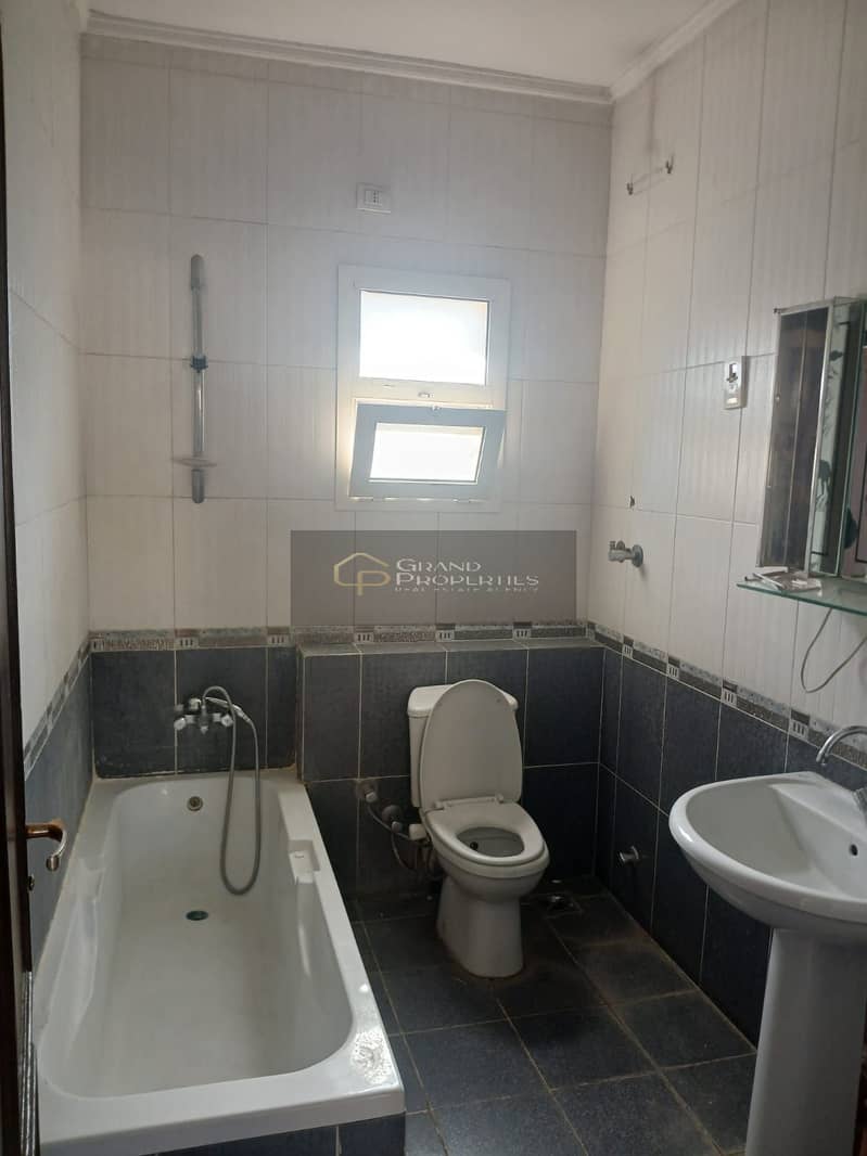 10 3eb7848d-3eba-4323-931b-55c4f285c4d0. jpg