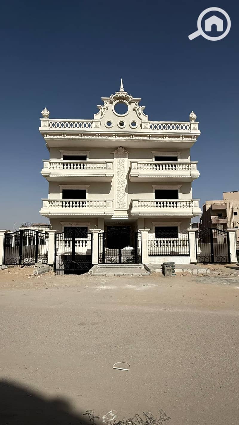 7 ee94db25-4c97-4e93-bb2f-ca7cbb0804fa. jpg