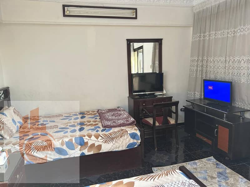 10 37ae2702-47b9-493b-b8ef-7b475516cc9e. jpg