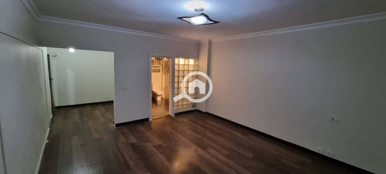 2 WhatsApp Image 2025-12-07 at 13.14. 46_584ac953. jpg