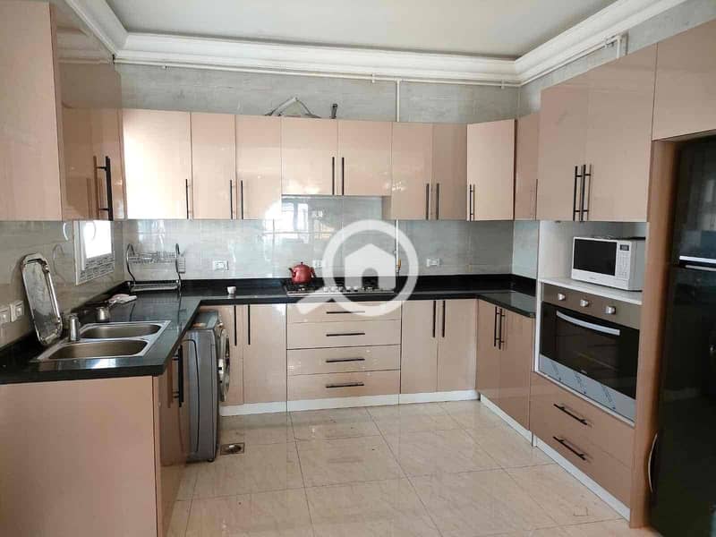 5 ecb146c4-3c50-4be7-8e36-730958ef510f. jpg