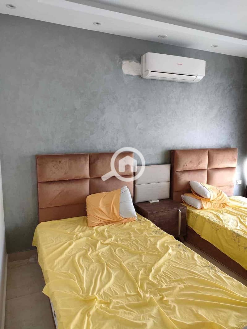 10 dcb42bb4-e9d0-40a6-a9e7-e0929e1bfa3b. jpg