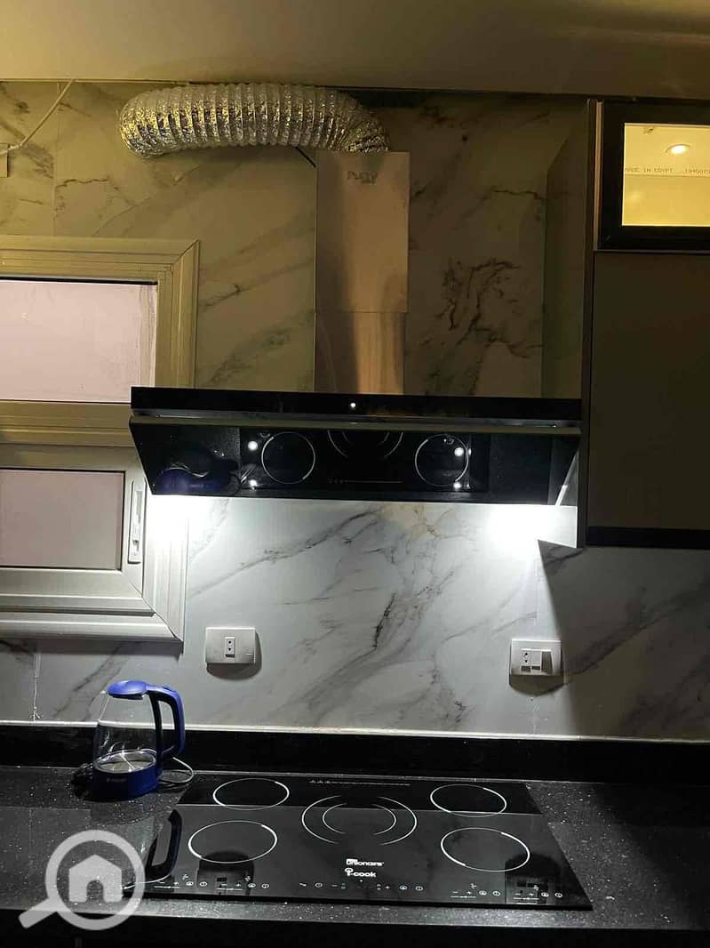 33 e2aa2872-2f86-4748-a3fb-5ed4793e3be3. jpg