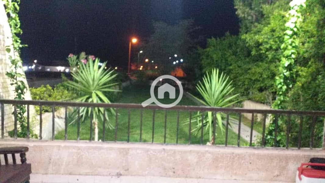 2 b0901ac3-85c2-40a4-ab6f-21e3ced64327. jpg