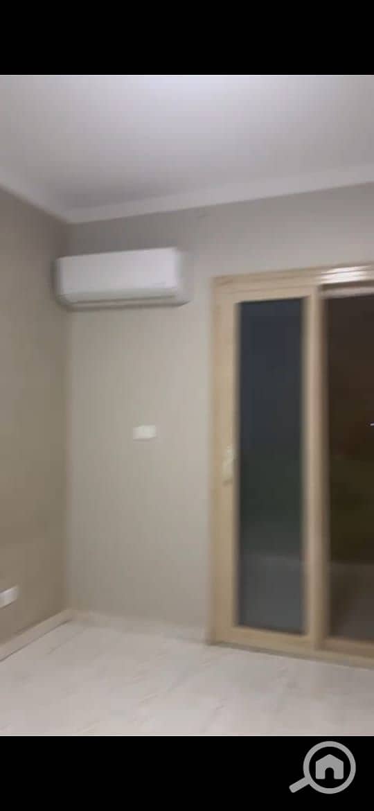 4 50e713fc-8d17-4814-a537-70a077c2f1af. jpeg