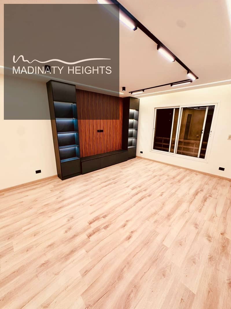 10 WhatsApp Image 2025-12-07 at 16.43. 36_09bbbba7. jpg