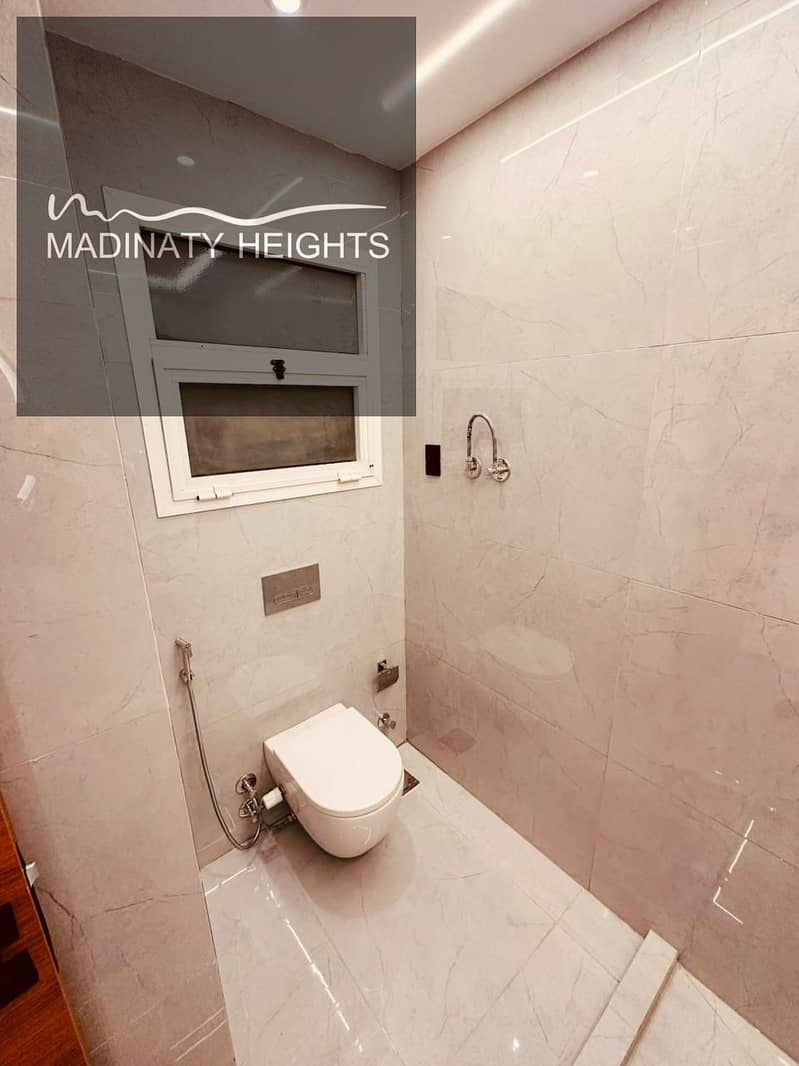 18 WhatsApp Image 2025-12-07 at 16.43. 38_8ffa2ebd. jpg