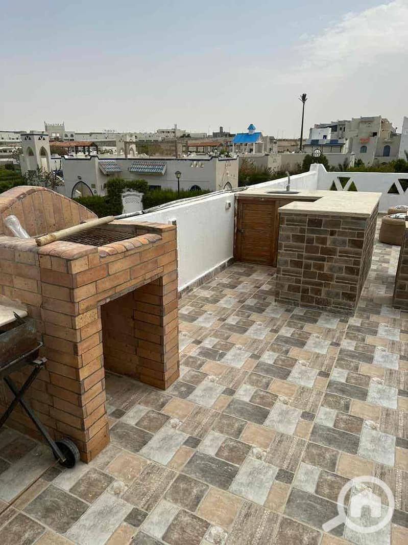 14 caa5340b-7c47-45a0-9c77-670e48463bb0. jpg