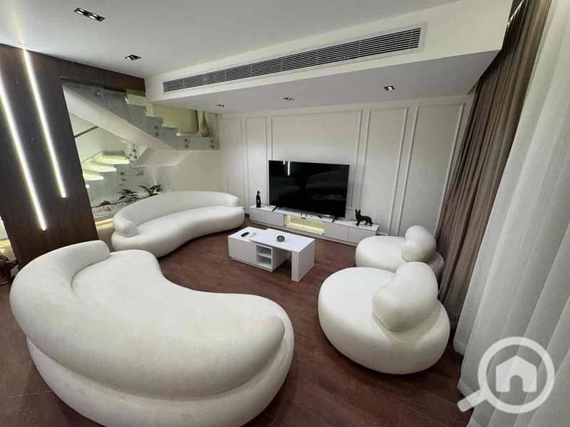 7 667fe5f3-25ee-48f3-9e43-2187f3df900e. jpg