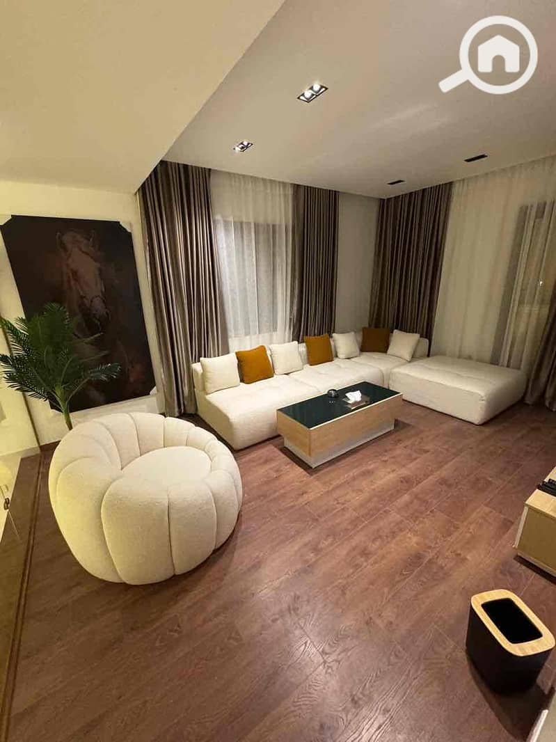 8 e0703c3d-6fe9-4902-8c2e-da6939fb029b. jpg