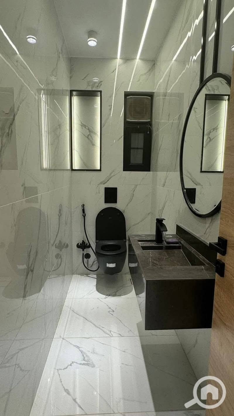 7 0982e52a-36b0-477b-97c3-d2333ad7b5c7. jpg