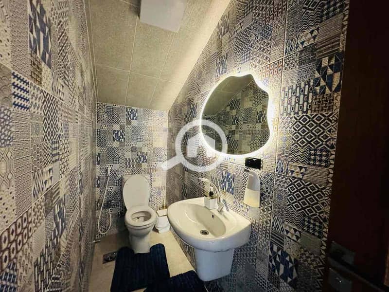 6 6751b818-6838-4bfd-bb41-30727c19adb2. jpg