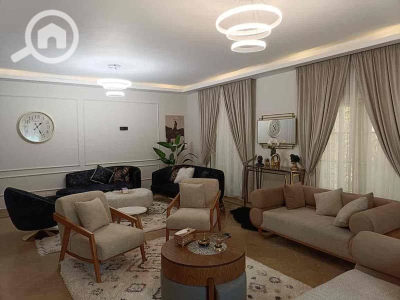 8 57b957f7-f600-4f28-b281-1a176a775df0. jpg