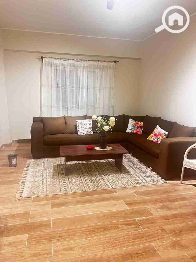 1000771990. jpg 1000771990. jpg