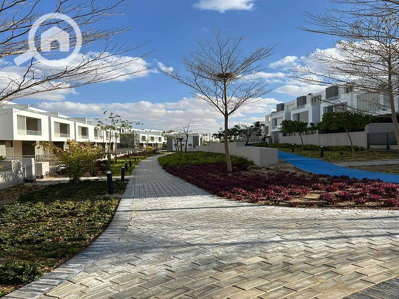 5 43bc56f7-be51-4316-bd06-eb63534bfca5. jpg