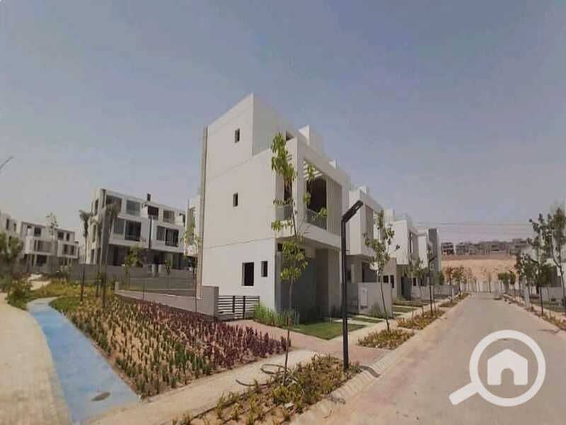 10 bb711e87-6cb9-4f6b-937a-2ce017b5a21f. jpg