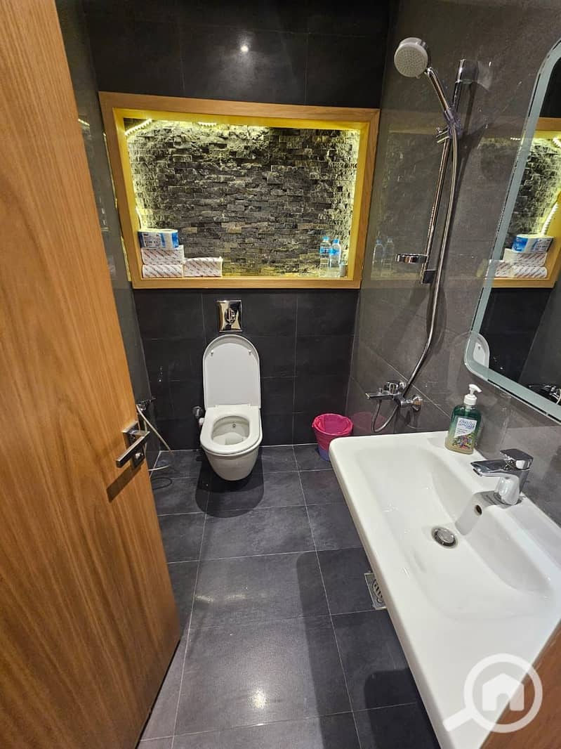 3 77aa0f6a-a7aa-4b74-aece-946f7530870f. jpeg