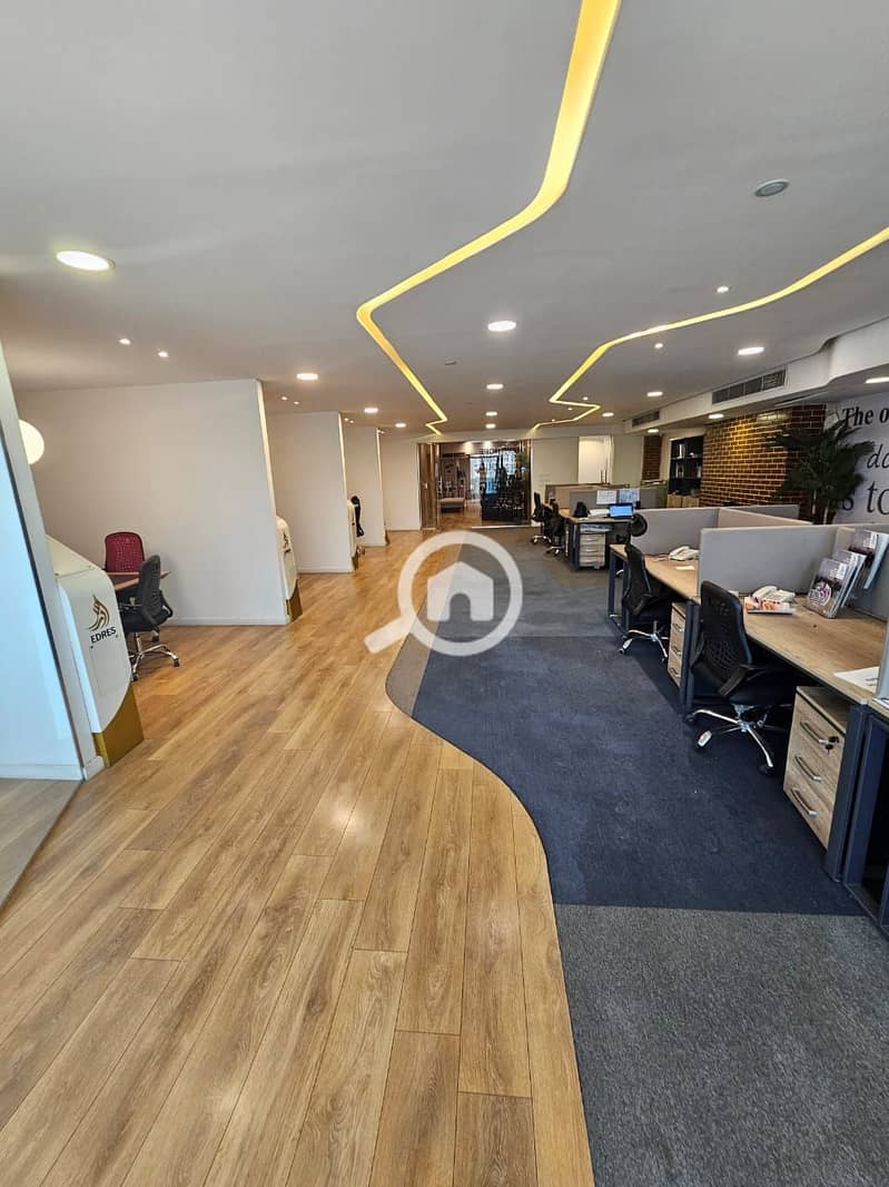 4 dbf29356-e592-49d0-9b8d-7f7fdb6ffb6e. jpeg