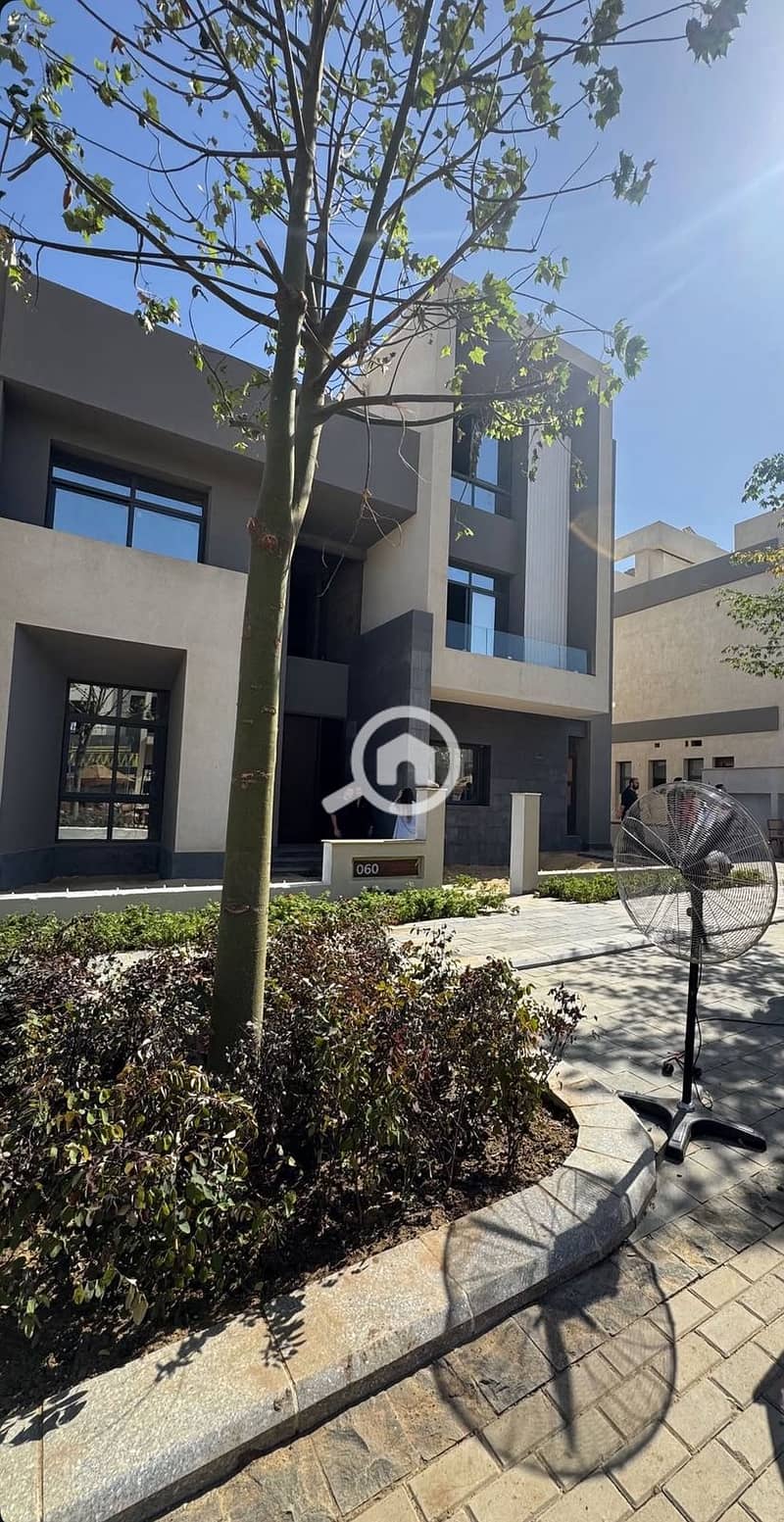 9 b6c30747-91c5-40cb-a353-1d707b27f69b. jpg