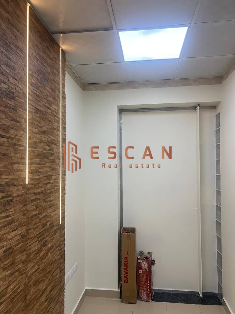 2 b1b9802f-dc68-4a8a-950f-7643560de7c8. jpeg