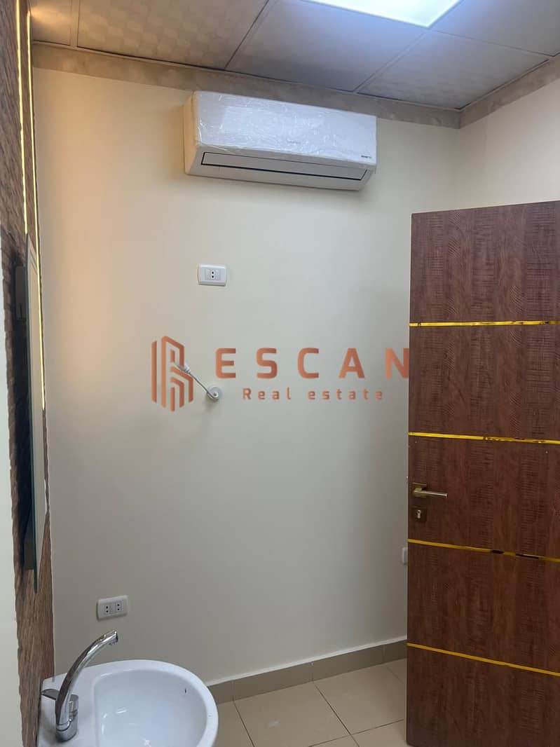 4 079af28a-af70-441e-8d18-ff2c030999c8. jpeg