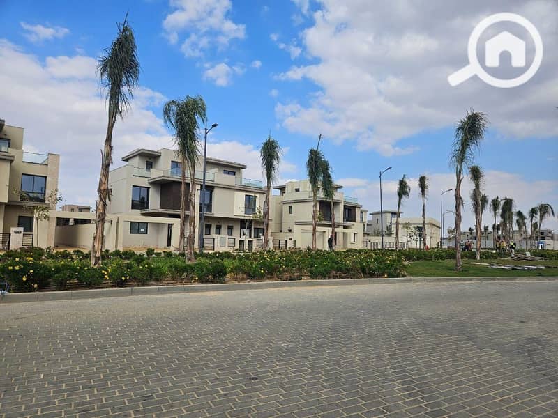 2 5cc33c85-3a48-4974-9a32-13639f37e463. jpg