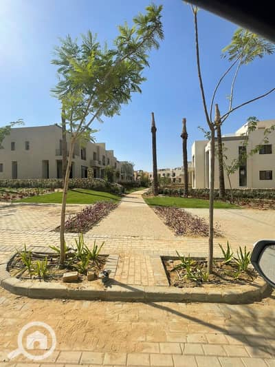 4 Bedroom Townhouse for Sale in 6th of October, Giza - 08af4b01-6a33-4e40-938e-bf5f142c116c. jpeg